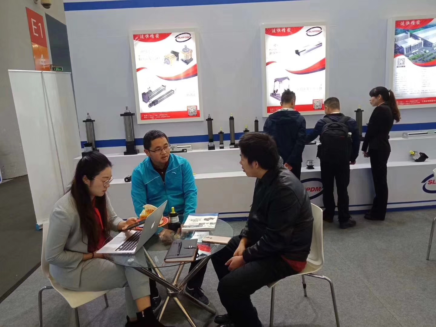 涟恒参加上海PTC（2018亚洲国际动力传动与控制技术展览会）圆满成功